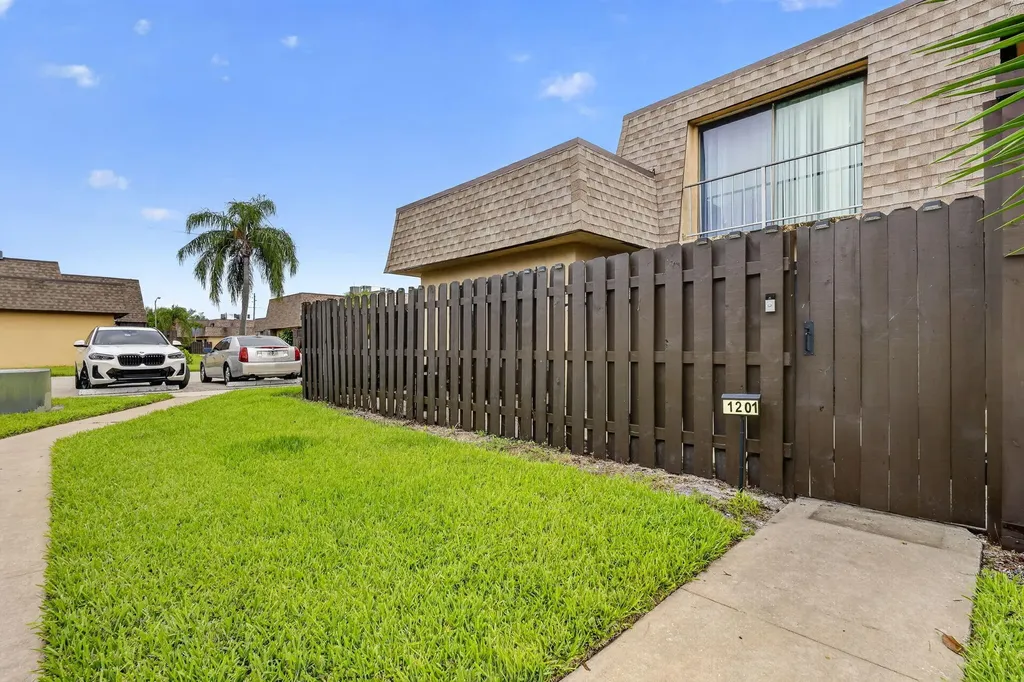 1201 Waterview Circle Palm Springs FL 33461