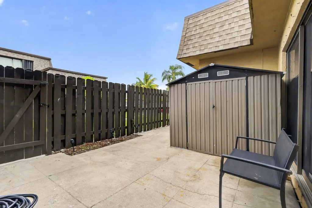 1201 Waterview Circle Palm Springs FL 33461