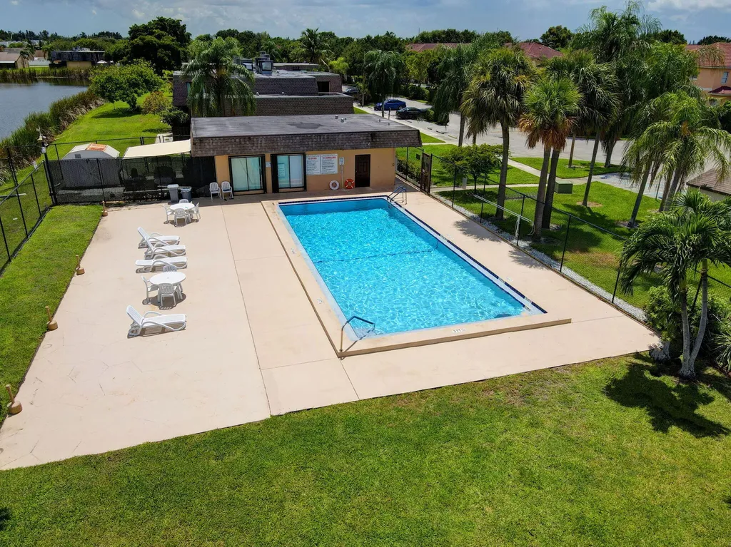 1201 Waterview Circle Palm Springs FL 33461