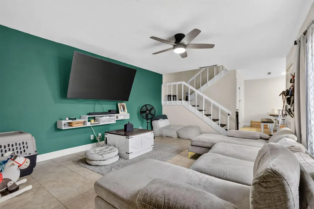 1201 Waterview Circle Palm Springs FL 33461