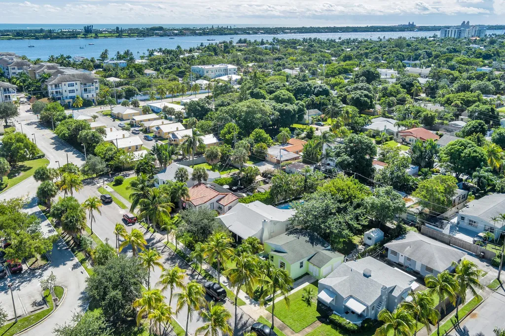 438 38th Street West Palm Beach FL 33407