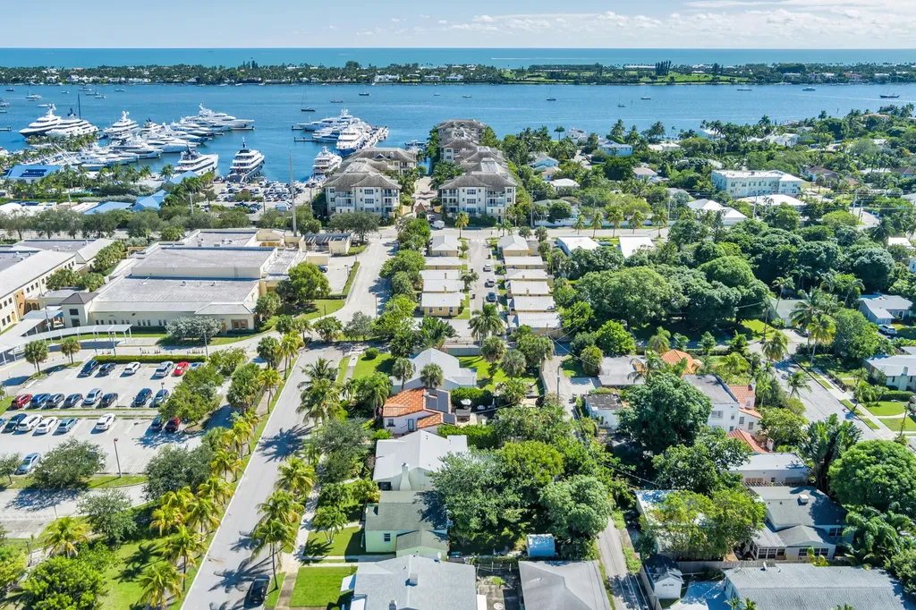 438 38th Street West Palm Beach FL 33407