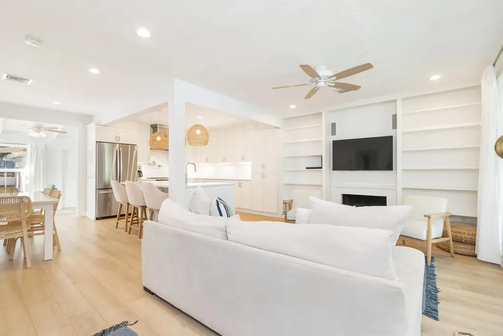 438 38th Street West Palm Beach FL 33407