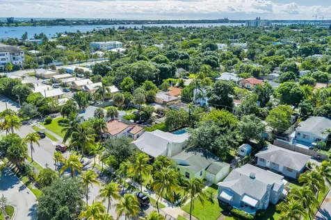438 38th Street West Palm Beach FL 33407