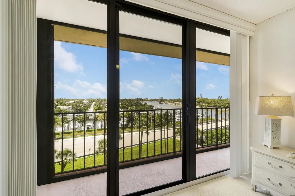 225 S Beach Road Jupiter FL 33469