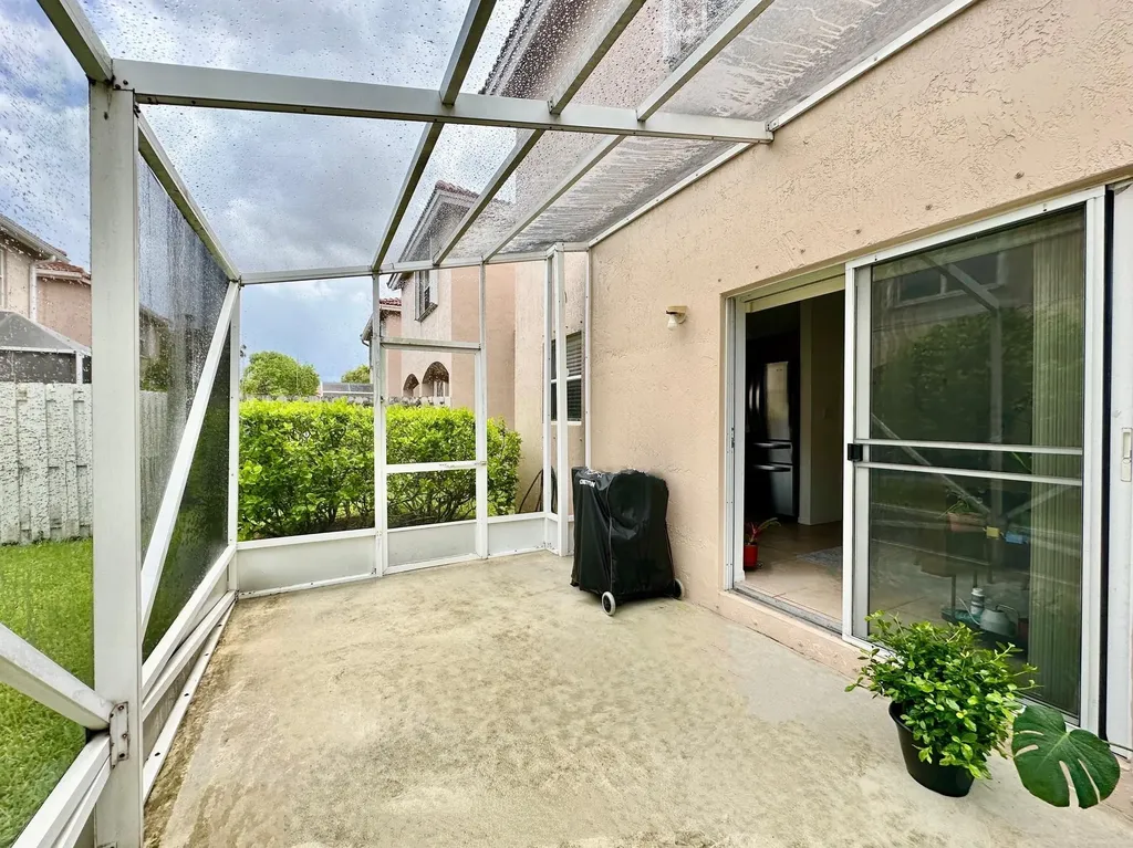 639 NW 130th Way Pembroke Pines FL 33028