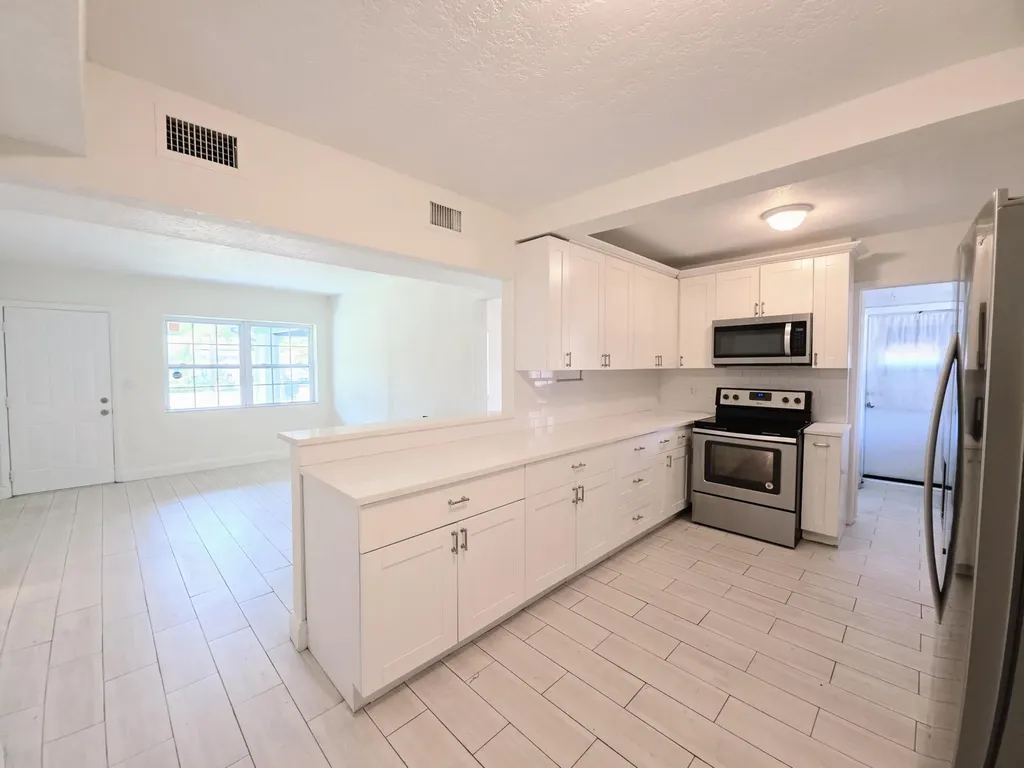 1220 NE 1st Avenue Fort Lauderdale FL 33304
