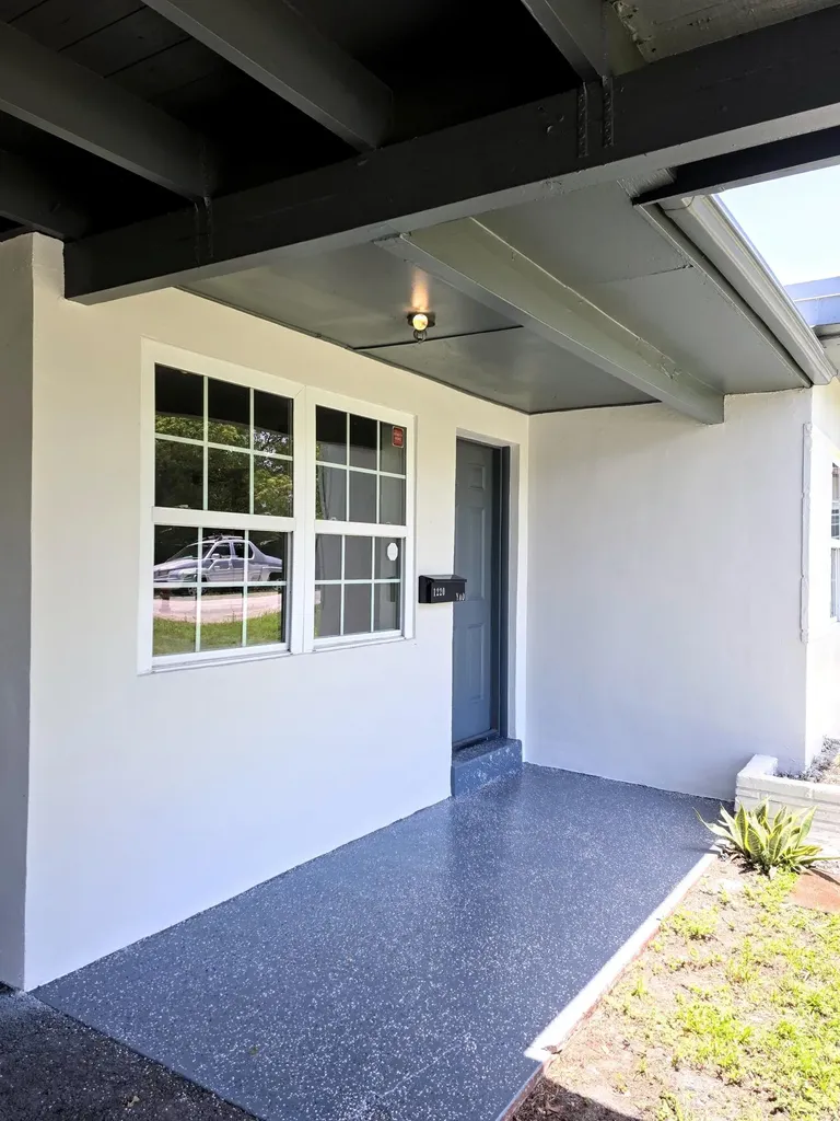 1220 NE 1st Avenue Fort Lauderdale FL 33304