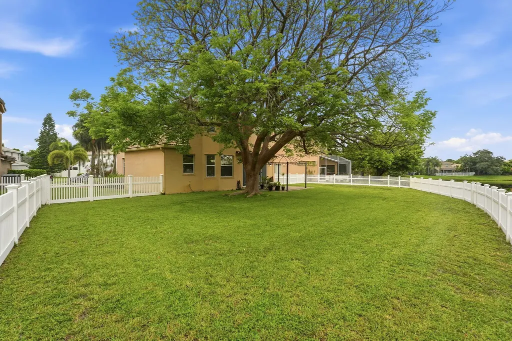 2753 Misty Oaks Circle Royal Palm Beach FL 33411