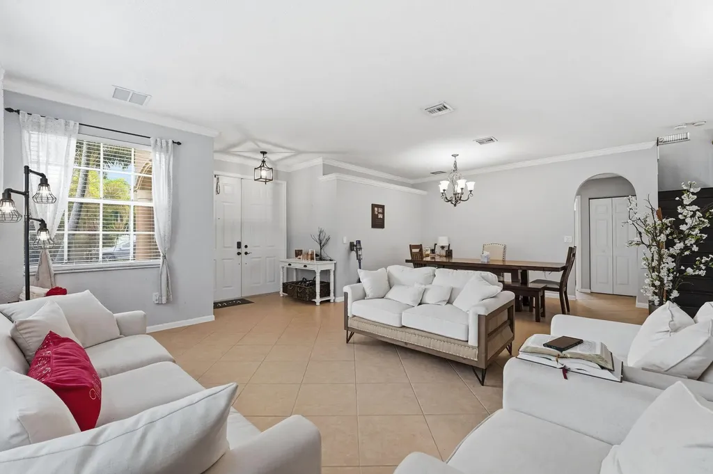 2753 Misty Oaks Circle Royal Palm Beach FL 33411
