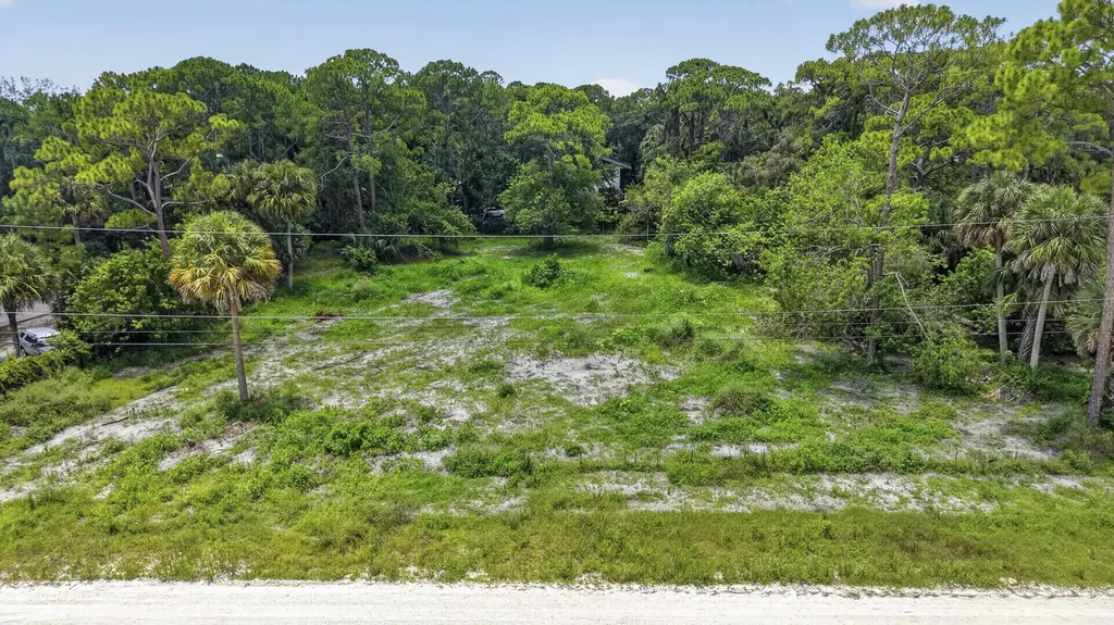 17072 93rd Road N The Acreage FL 33470