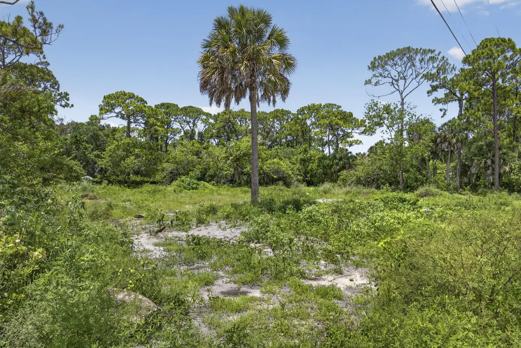 17072 93rd Road N The Acreage FL 33470