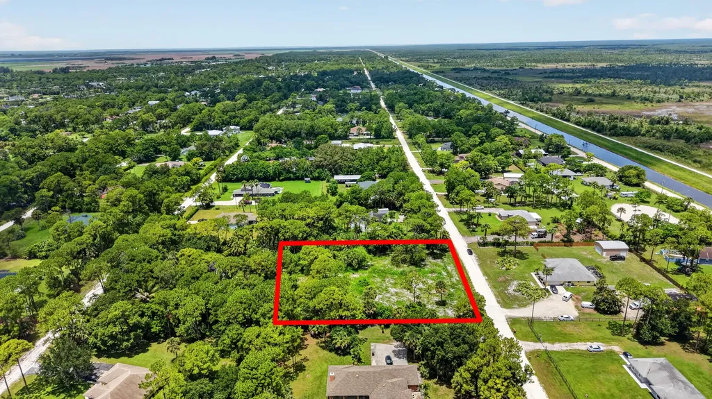 17072 93rd Road N The Acreage FL 33470