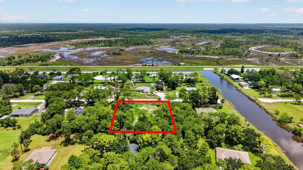 17072 93rd Road N The Acreage FL 33470