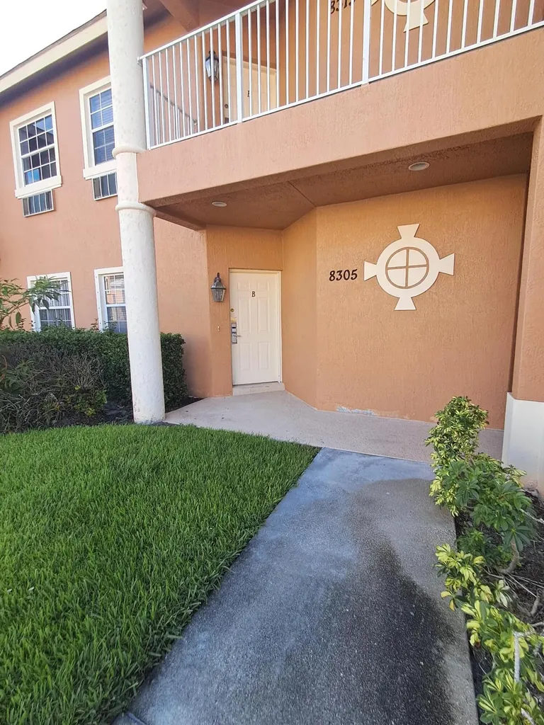 8305 Mulligan Circle Port St Lucie FL 34986
