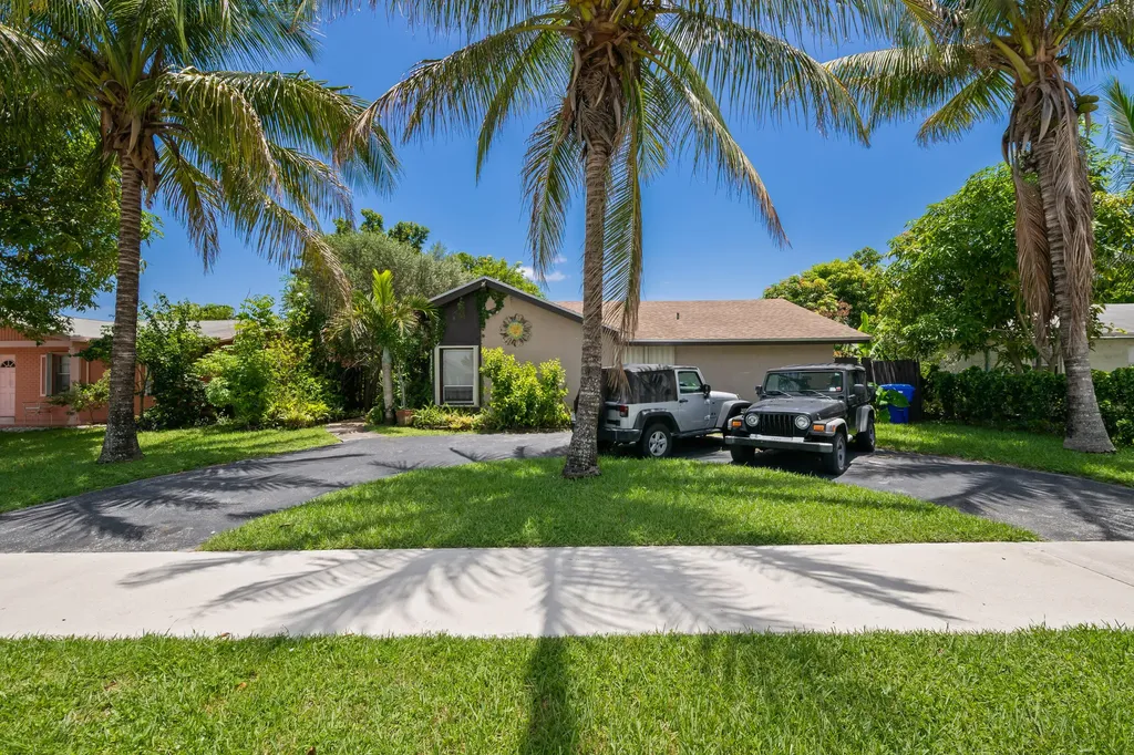 8210 SW 4th Place North Lauderdale FL 33068
