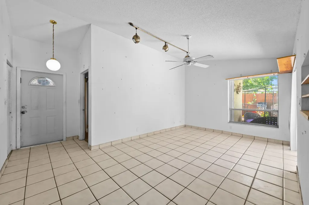 8210 SW 4th Place North Lauderdale FL 33068