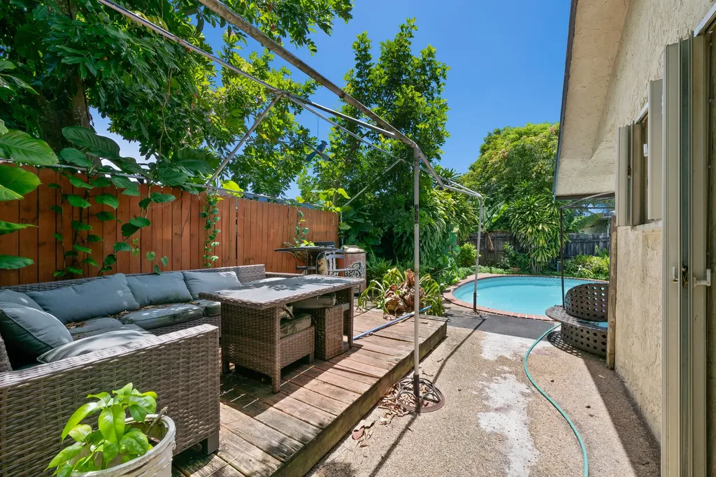 8210 SW 4th Place North Lauderdale FL 33068