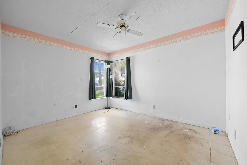 8210 SW 4th Place North Lauderdale FL 33068