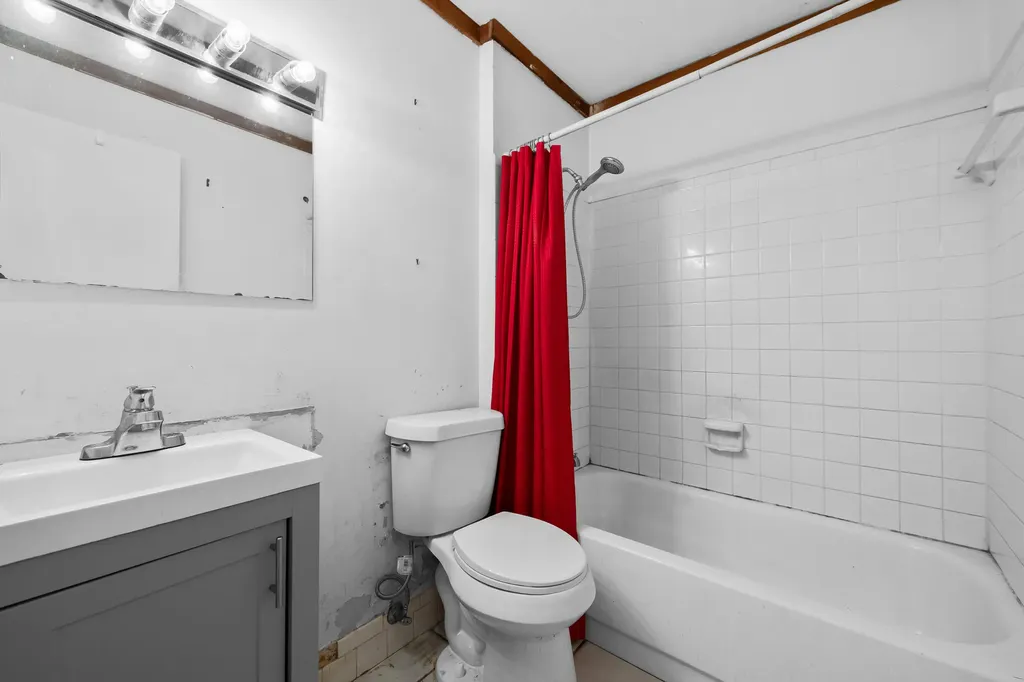 8210 SW 4th Place North Lauderdale FL 33068