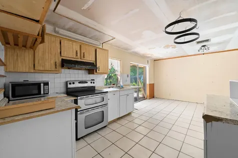 8210 SW 4th Place North Lauderdale FL 33068