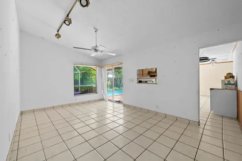 8210 SW 4th Place North Lauderdale FL 33068