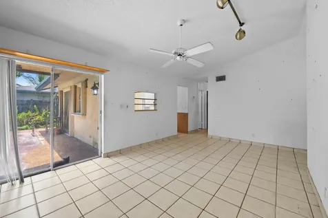 8210 SW 4th Place North Lauderdale FL 33068