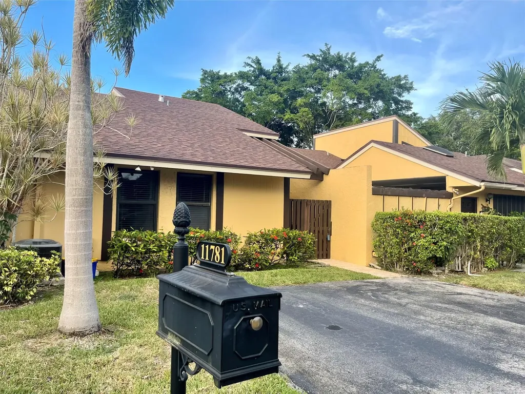 11781 Timbers Way Boca Raton FL 33428