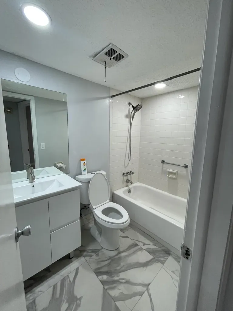 5980 NW 64th Avenue Tamarac FL 33319