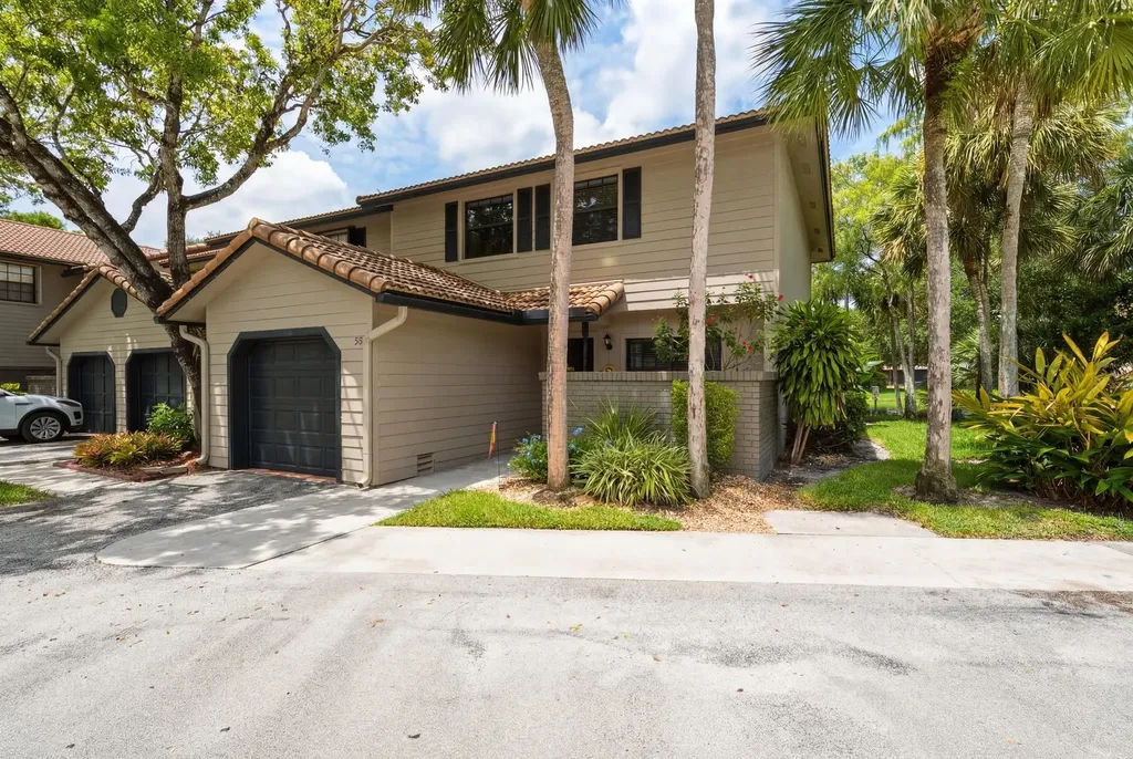 9014 Vineyard Lake Drive Plantation FL 33324