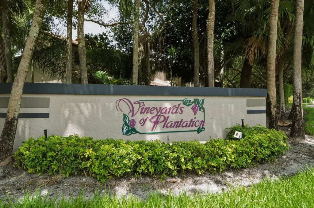 9014 Vineyard Lake Drive Plantation FL 33324