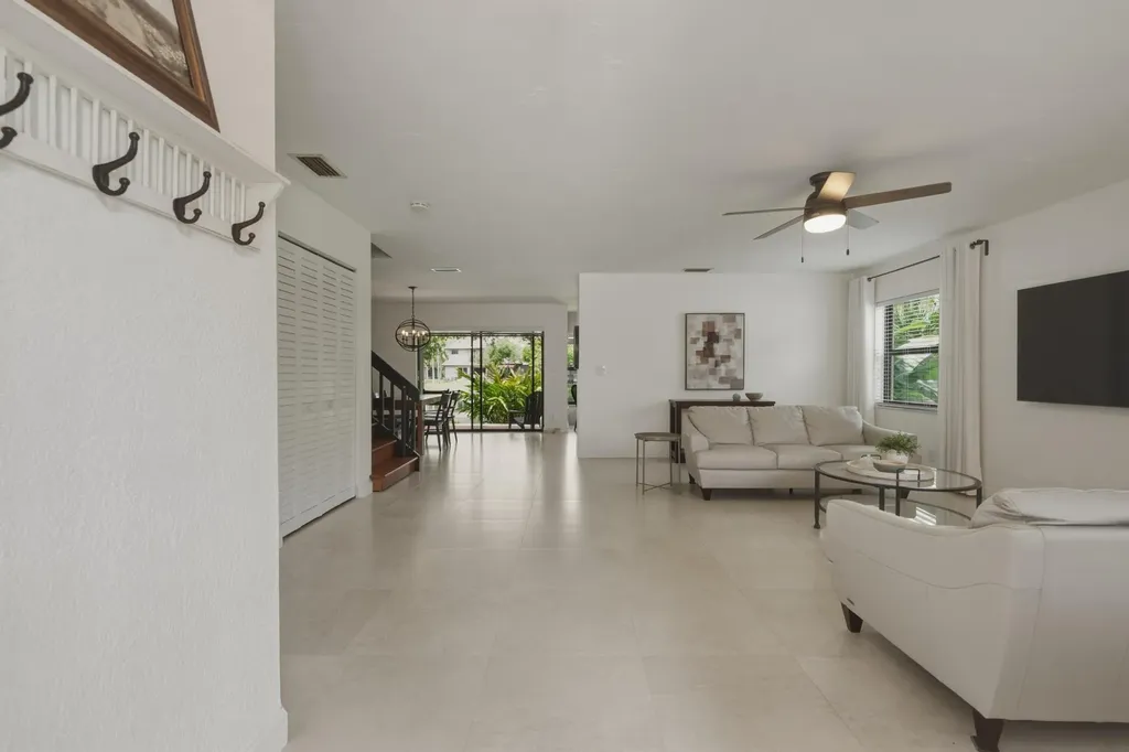 9014 Vineyard Lake Drive Plantation FL 33324