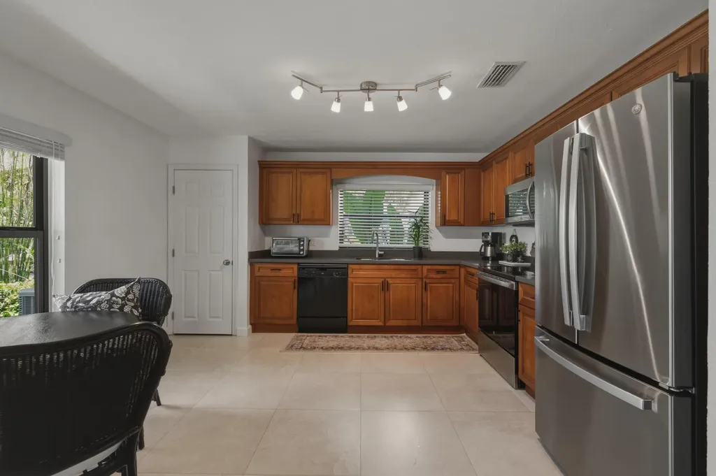 9014 Vineyard Lake Drive Plantation FL 33324