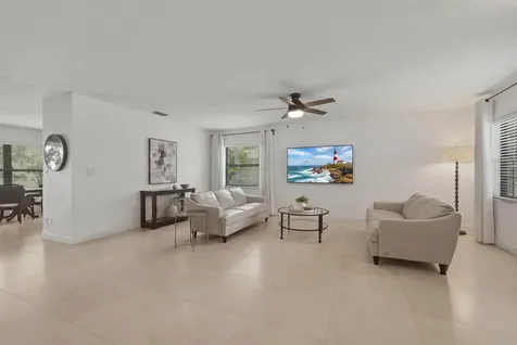 9014 Vineyard Lake Drive Plantation FL 33324