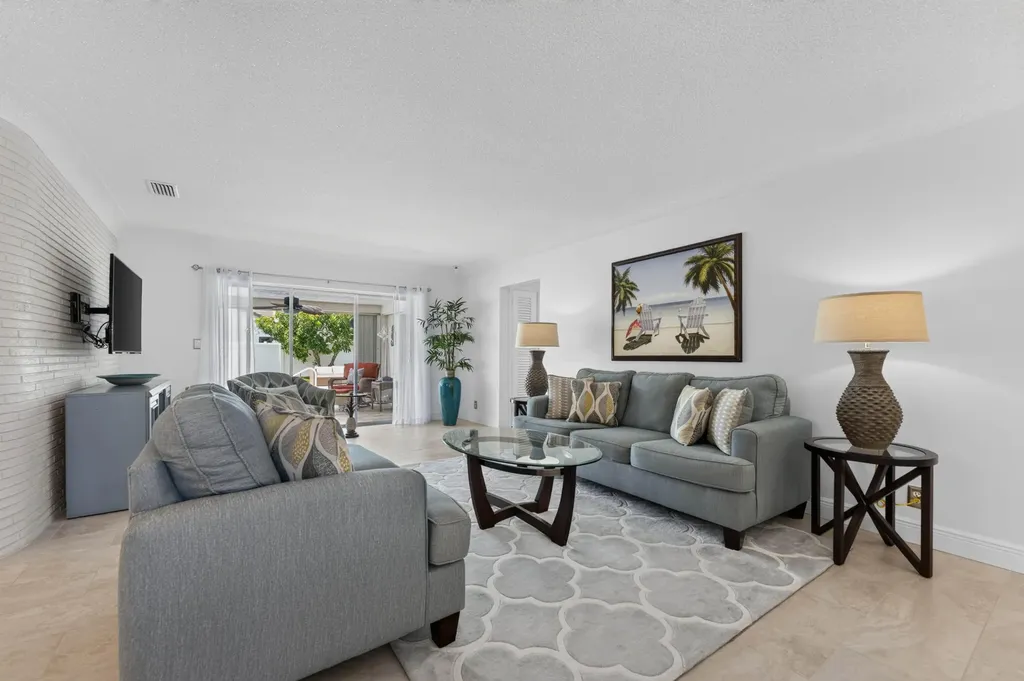 1517 SE 14th Street Deerfield Beach FL 33441