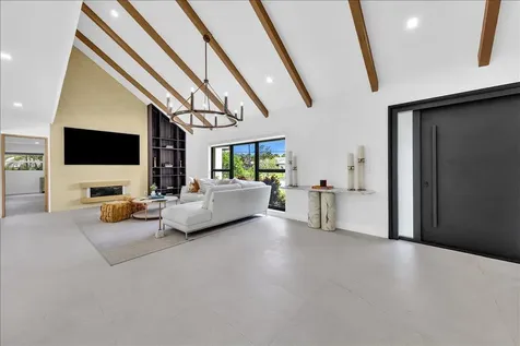 342 N Fairway N Tequesta FL 33469