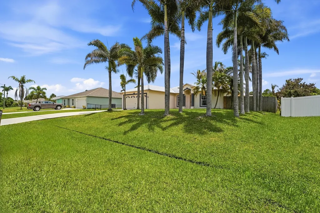 292 SW Pagoda Terrace Port St Lucie FL 34984