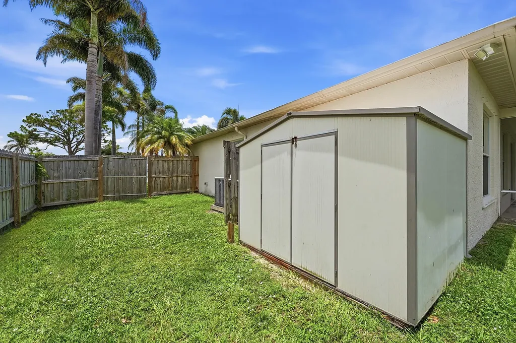292 SW Pagoda Terrace Port St Lucie FL 34984