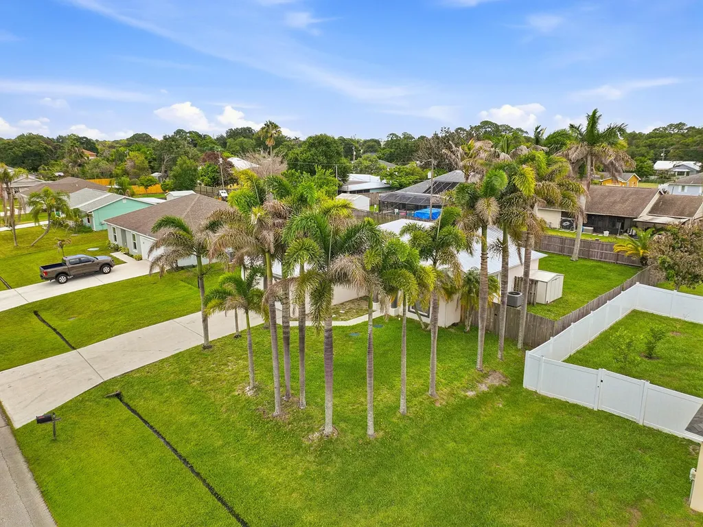 292 SW Pagoda Terrace Port St Lucie FL 34984