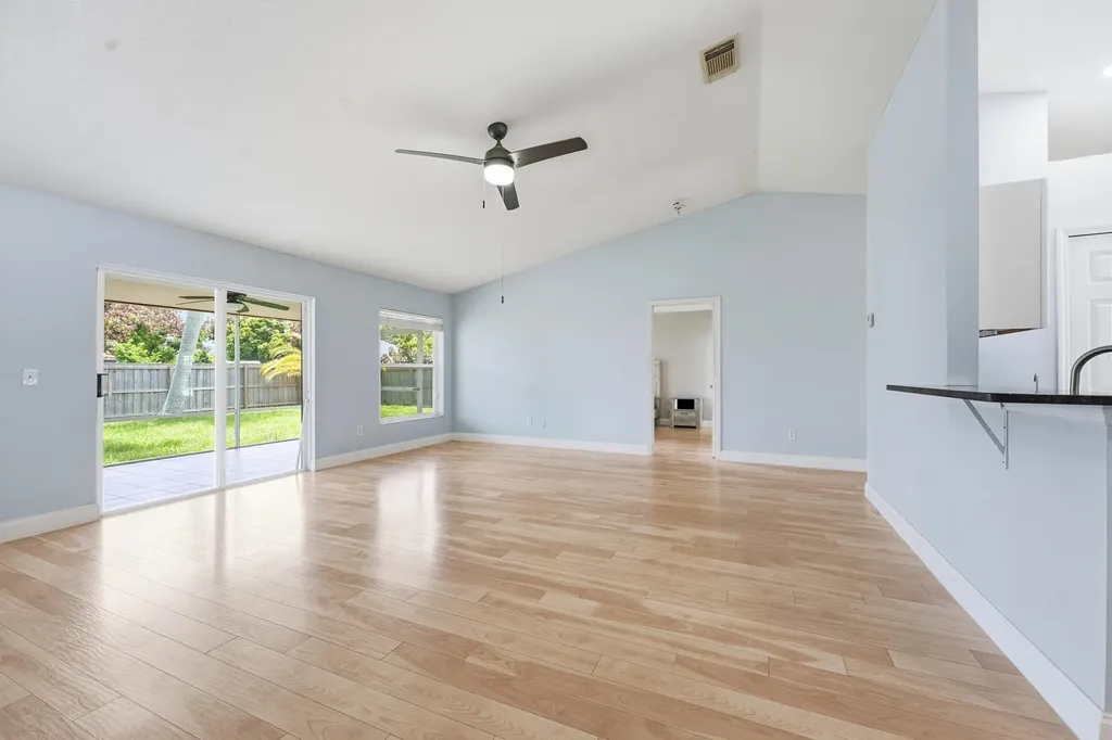 292 SW Pagoda Terrace Port St Lucie FL 34984