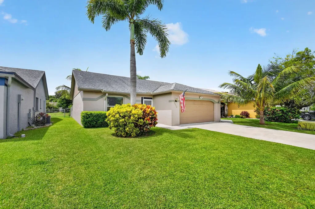 5052 Arbor Glen Circle Lake Worth FL 33463