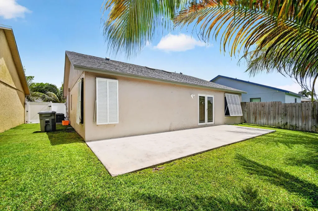 5052 Arbor Glen Circle Lake Worth FL 33463
