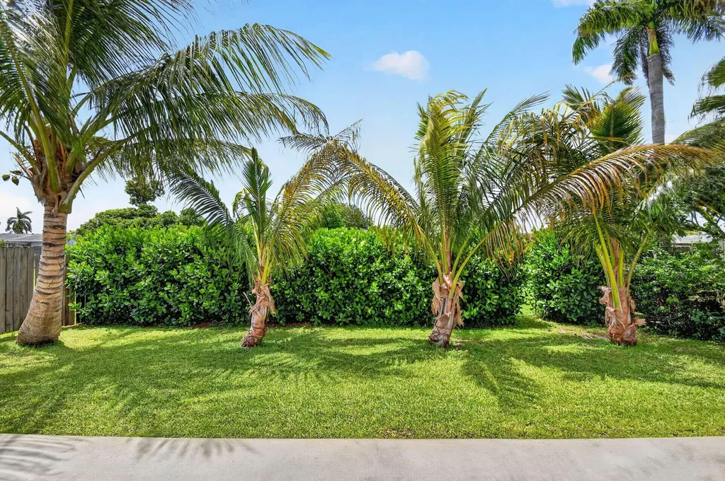 5052 Arbor Glen Circle Lake Worth FL 33463