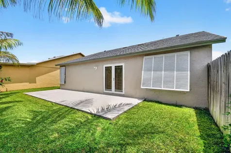 5052 Arbor Glen Circle Lake Worth FL 33463