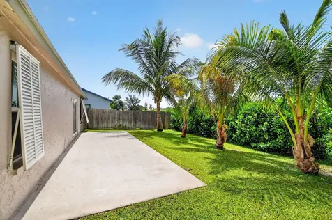 5052 Arbor Glen Circle Lake Worth FL 33463