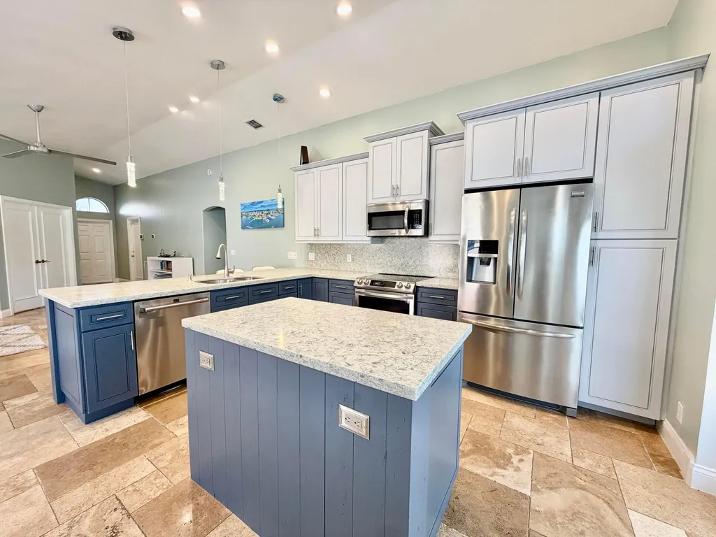6883 Desert Inn Terrace Lake Worth FL 33463