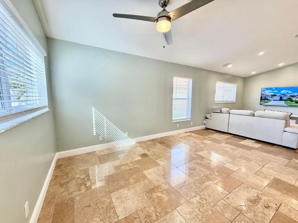 6883 Desert Inn Terrace Lake Worth FL 33463
