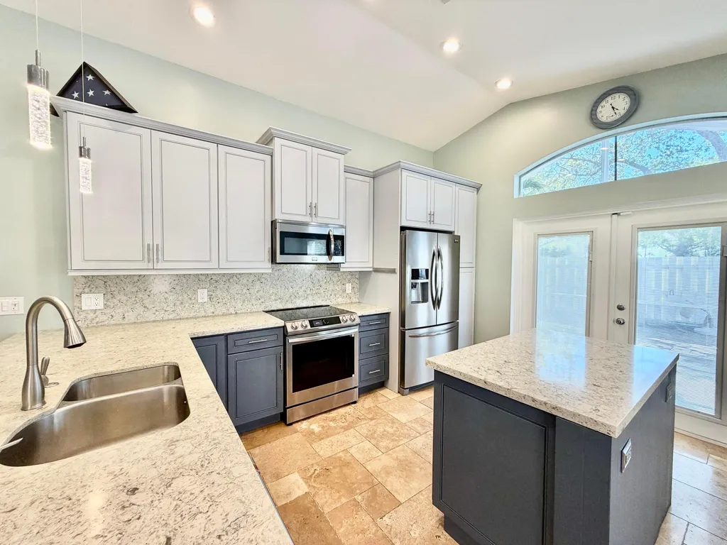 6883 Desert Inn Terrace Lake Worth FL 33463