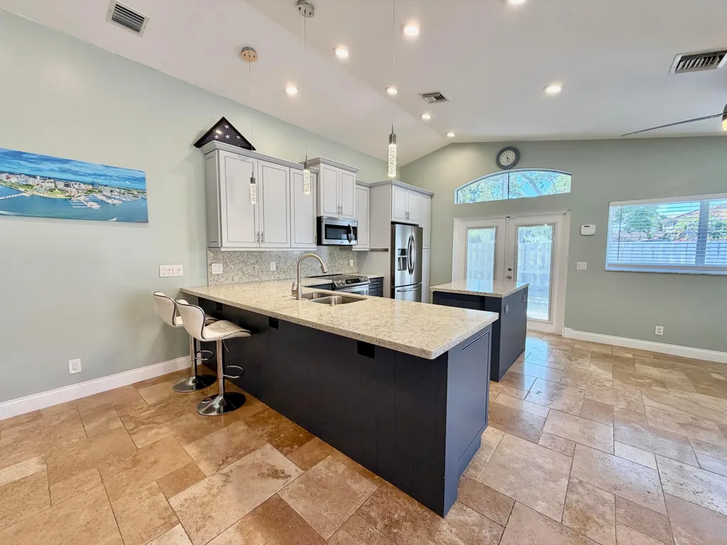 6883 Desert Inn Terrace Lake Worth FL 33463