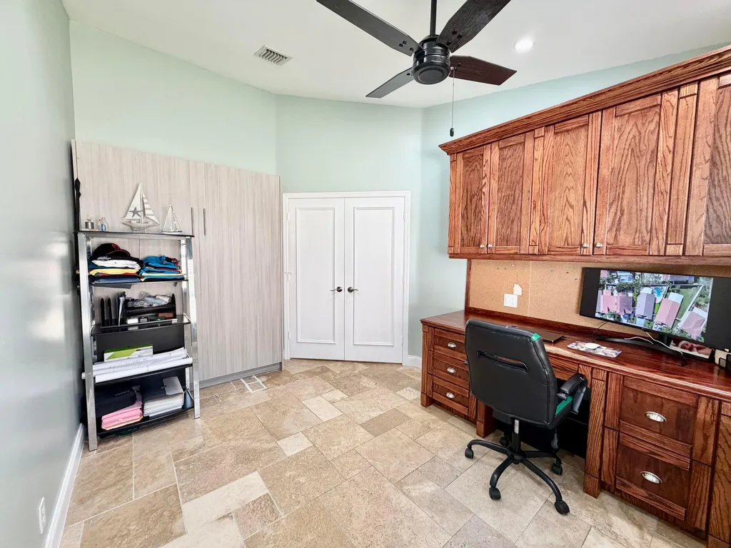 6883 Desert Inn Terrace Lake Worth FL 33463
